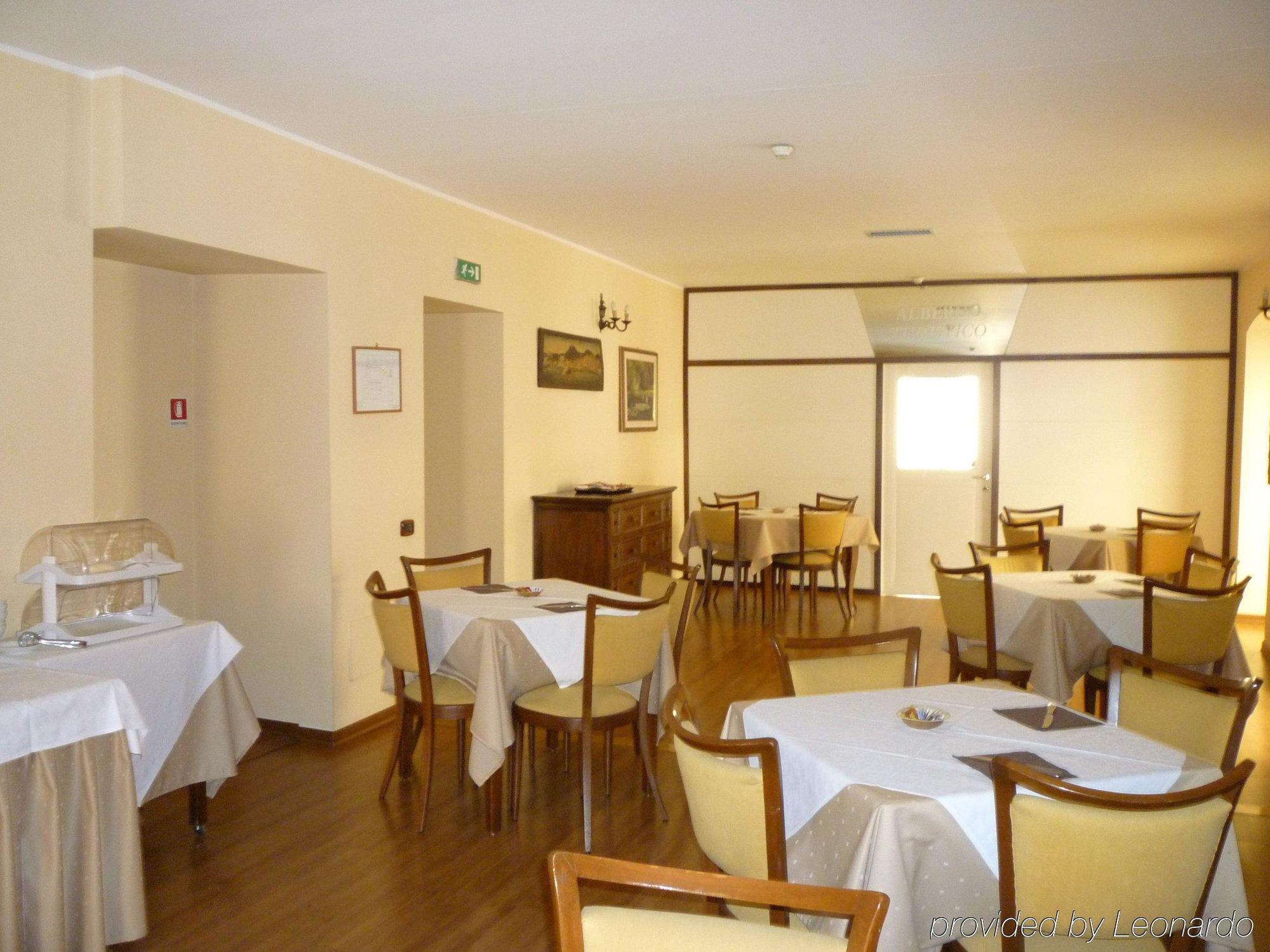 Hotel Sebino Sarnico Étterem fotó