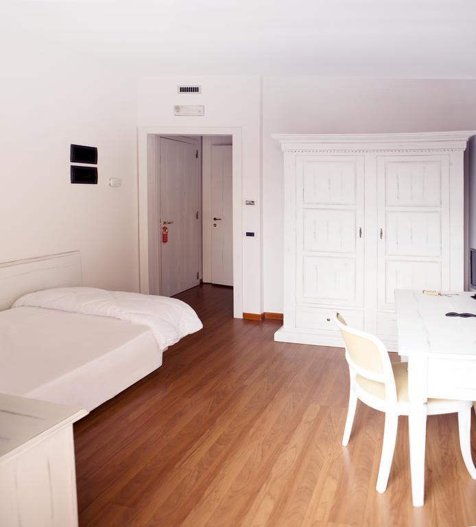 Hotel Sebino Sarnico Kültér fotó