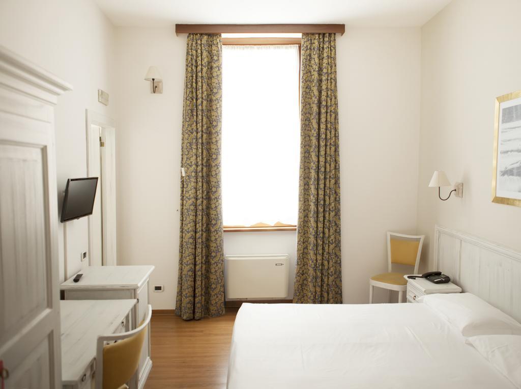 Hotel Sebino Sarnico Kültér fotó