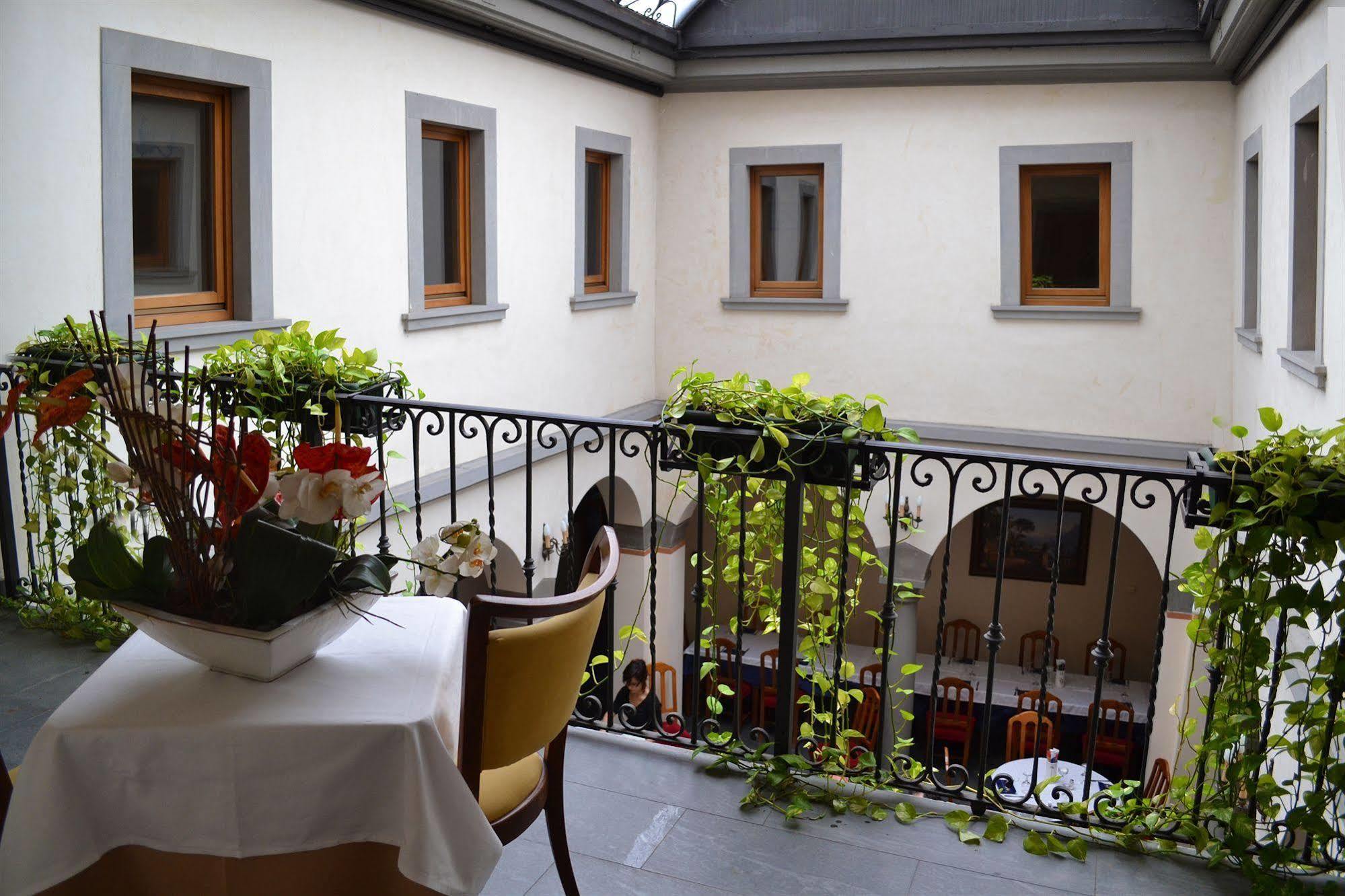 Hotel Sebino Sarnico Kültér fotó