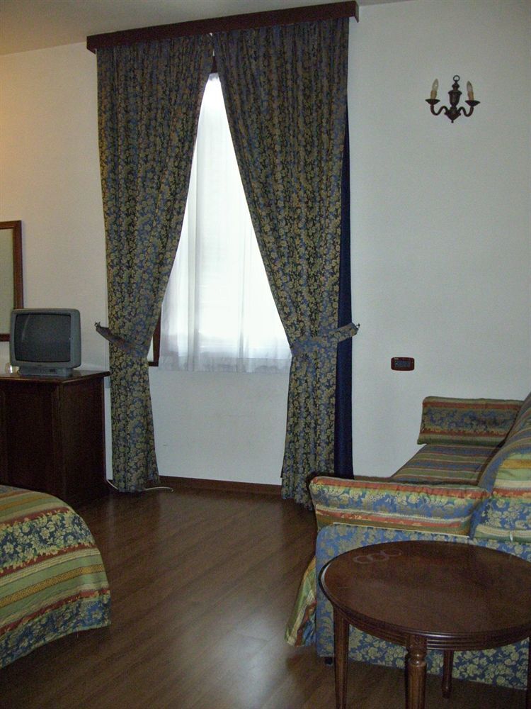 Hotel Sebino Sarnico Kültér fotó